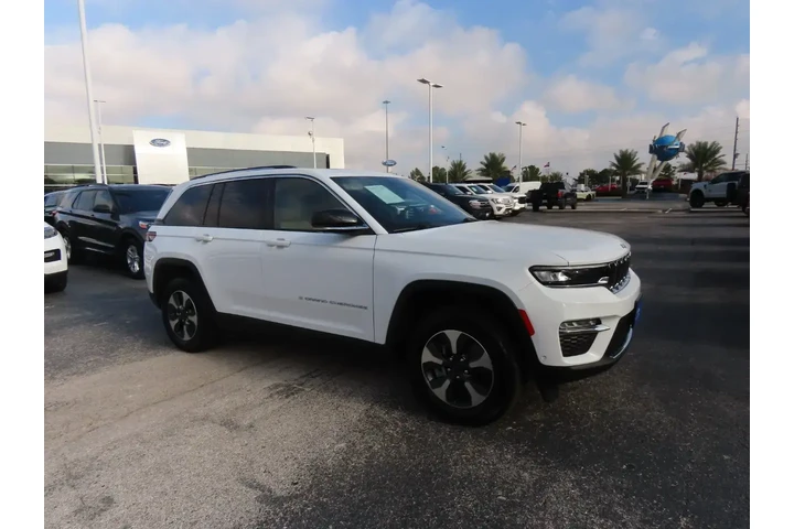 $26999 : Jeep Grand Cherokee 2022 4x4 image 6