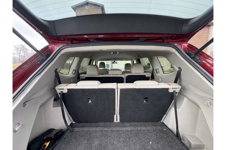 $8999 : 2018 Atlas V6 SE image 9