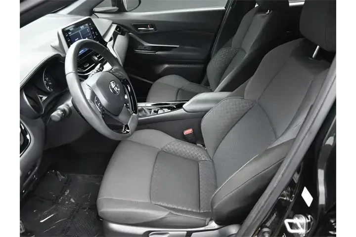 $20725 : Toyota C-HR 2022 XLE 4dr Cro image 6