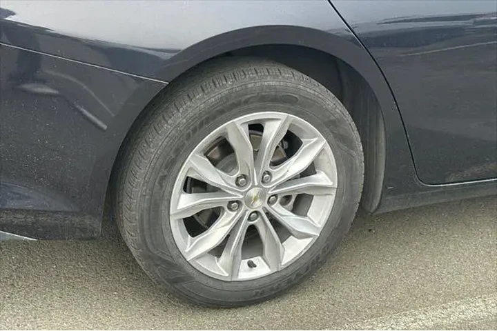 $15990 : Chevrolet Malibu 2023 LT 4dr image 7