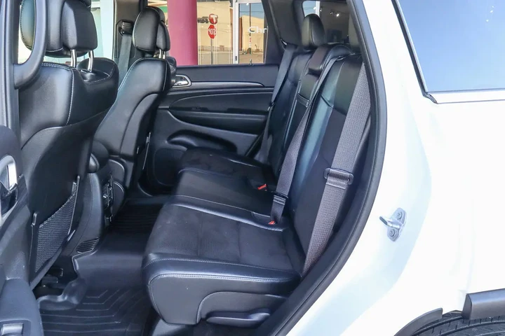 $21988 : 2021 Grand Cherokee Laredo X image 8