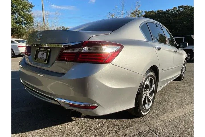 $10985 : Honda Accord 2017 LX 4dr Sed image 5