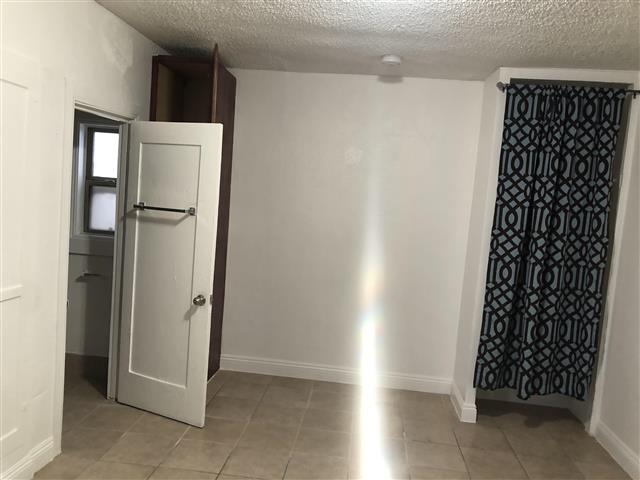 $1460 : Studio APT. S Los Angeles image 5