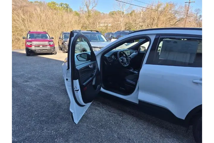 $25490 : Ford Escape 2025 AWD ST-Line image 10