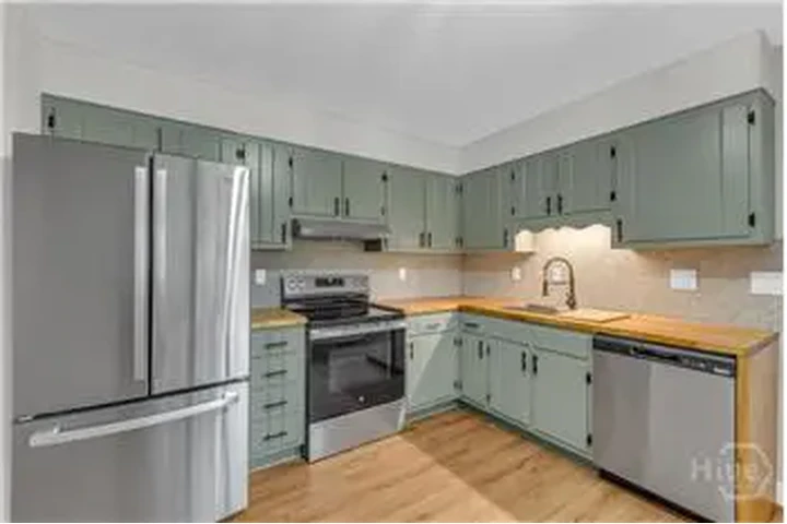 $1950 : Rental property with 3 bedro image 10