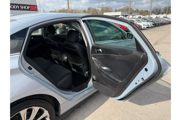 $6980 : 2013 Sonata 4dr Sdn 2.4L Auto image 9