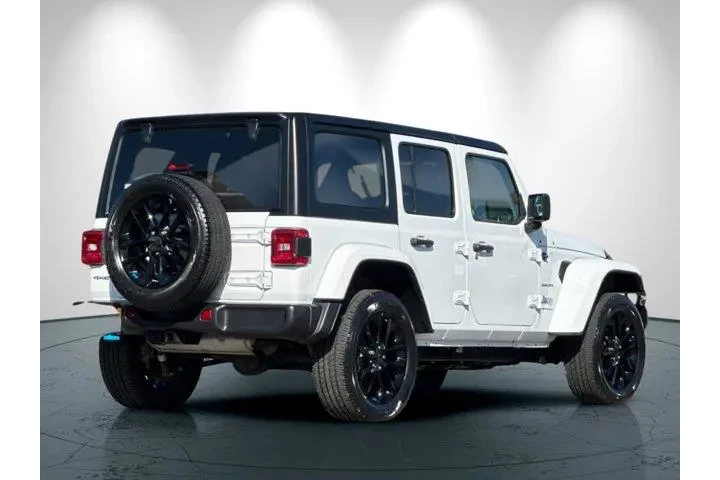 $30598 : Jeep Wrangler 2023 4x4 Sahar image 4
