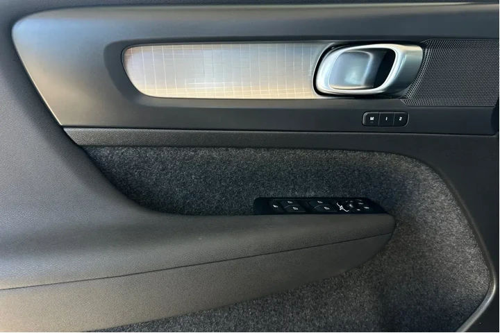 $24900 : Volvo XC40 2022 AWD T5 Momen image 10