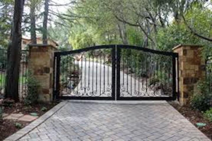 Golden Iron Gates image 3