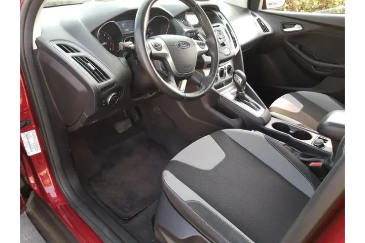 $8700 : 2014 Focus SE image 7