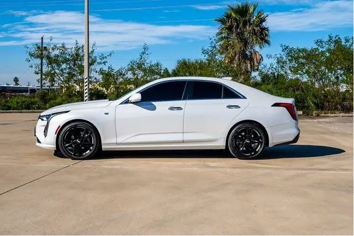 $28483 : Cadillac CT4 2023 Luxury 4dr image 5