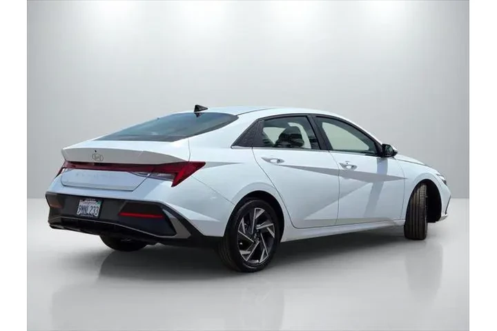 $21855 : Hyundai ELANTRA 2024 SEL 4dr image 4