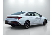 $21855 : Hyundai ELANTRA 2024 SEL 4dr thumbnail