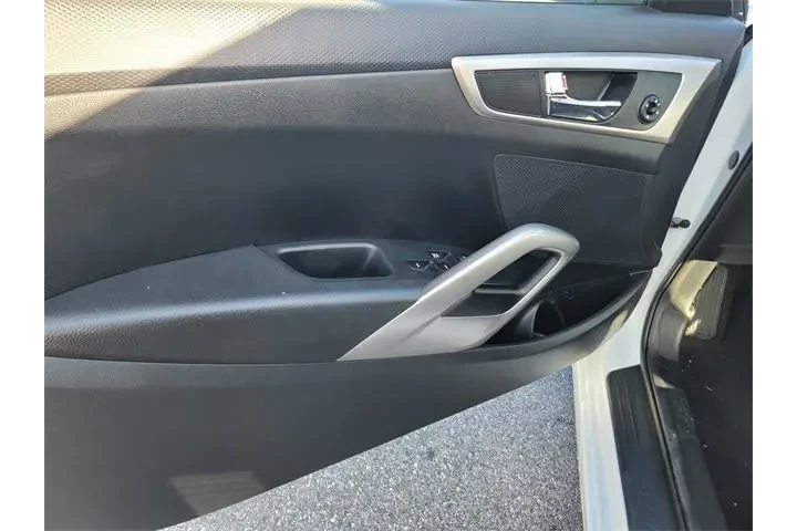 $8988 : Hyundai VELOSTER 2015 3dr Co image 8