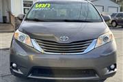 $1 : 2013 Sienna XLE 7-Passenger A thumbnail