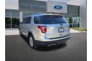 $12300 : Ford Explorer 2019 AWD XLT 4 thumbnail