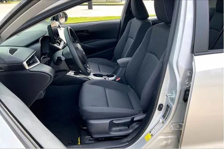 $19988 : Toyota Corolla 2024 LE 4dr S image 8