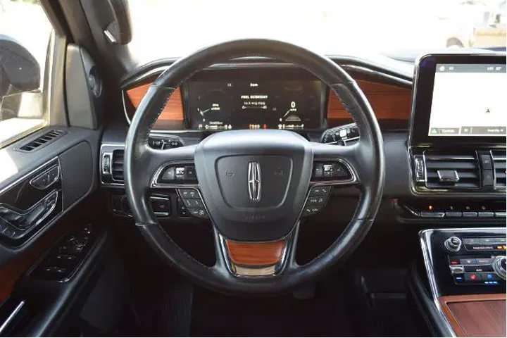 $28925 : Lincoln Navigator L 2019 4x4 image 7