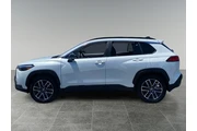 $32938 : Toyota Corolla Cross 2026 XL thumbnail