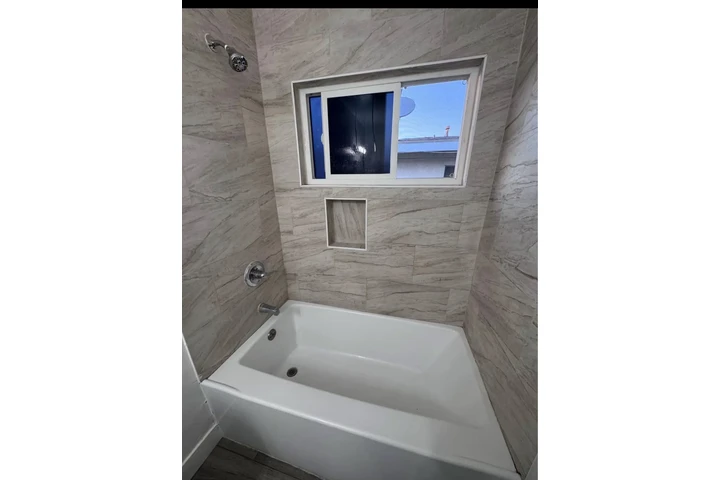 $1950 : 1 bedroom 1 bathroom BELL CA image 8