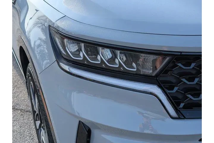 $29999 : Kia Sorento 2023 EX 4dr SUV image 4