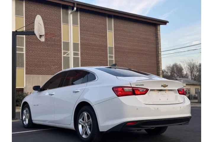 $9999 : 2022 Malibu LS Fleet image 6