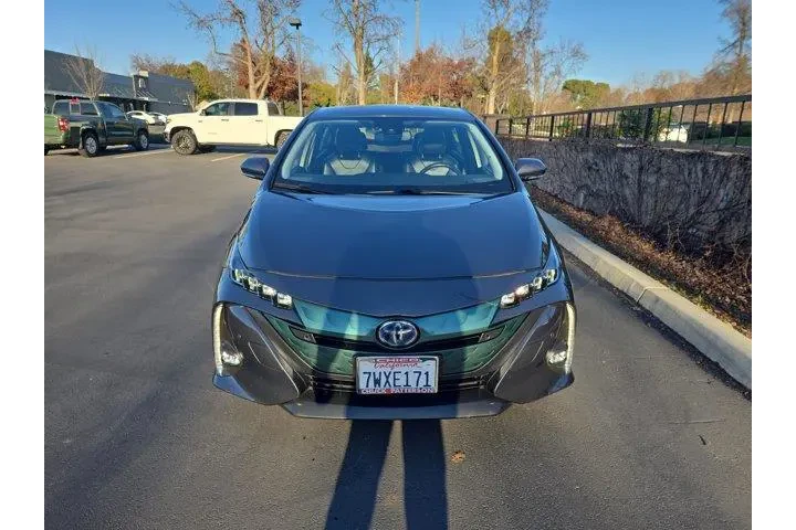 $17995 : Toyota Prius Prime 2017 Adva image 2