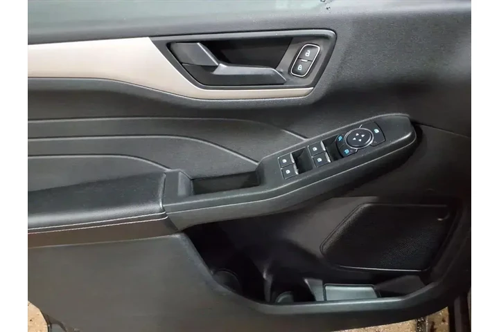 $22795 : Ford Escape 2022 SE 4dr SUV image 9