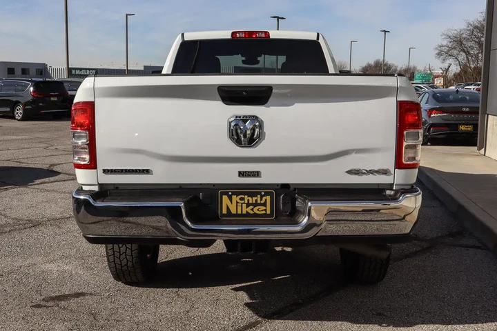 $46988 : 2024 2500 Big Horn 4x4 Crew C image 5