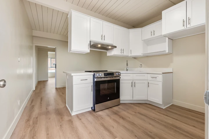 $1850 : Torrance 44 Studio $1,850 image 2