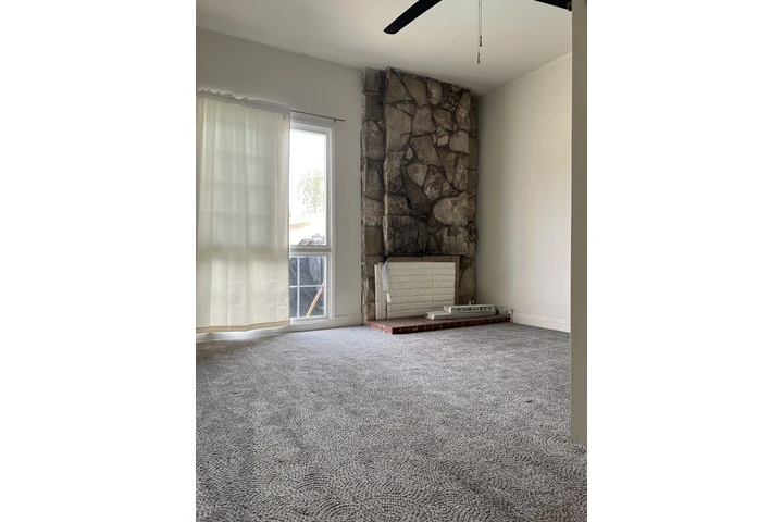 $1000 : Rento Cuarto image 2