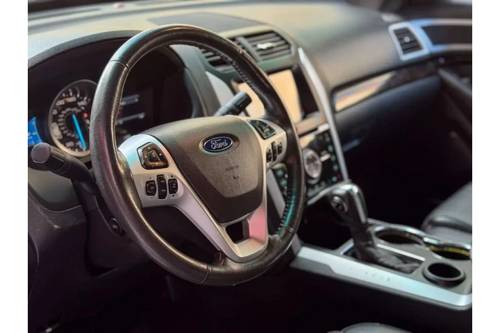 $9990 : 2015 FORD EXPLORER image 9