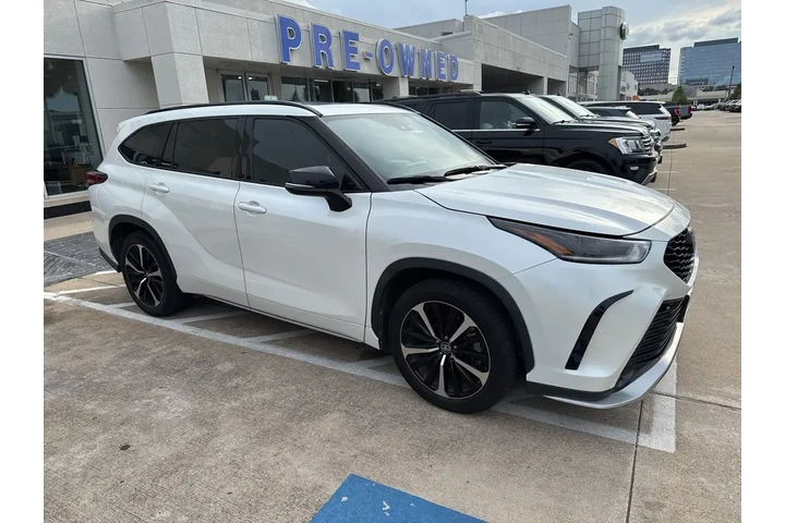 $25991 : Toyota Highlander 2021 XSE 4 image 2