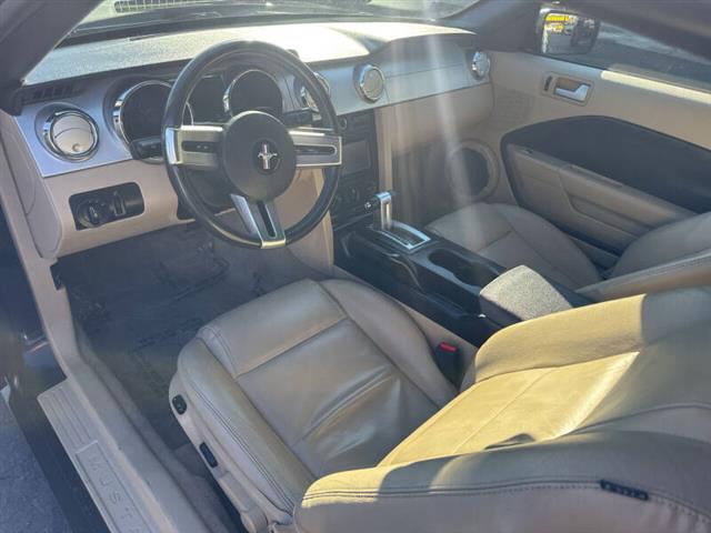 $8995 : 2005 Mustang V6 Premium image 8