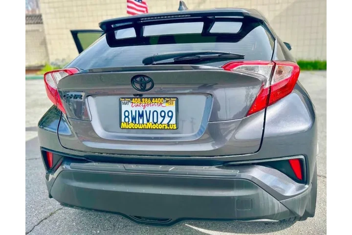 $20995 : 2021 C-HR XLE image 10