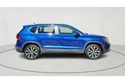 $22483 : Volkswagen Taos 2024 SE 4dr thumbnail