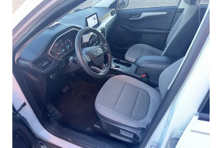 $18998 : Ford Escape 2022 SE 4dr SUV image 2