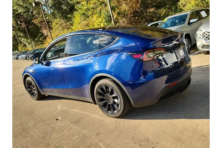 $27991 : Tesla Model Y 2021 AWD Long image 8