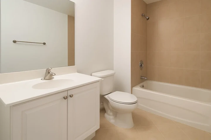 $1200 : Habitacion Kendall / Dadeland image 5