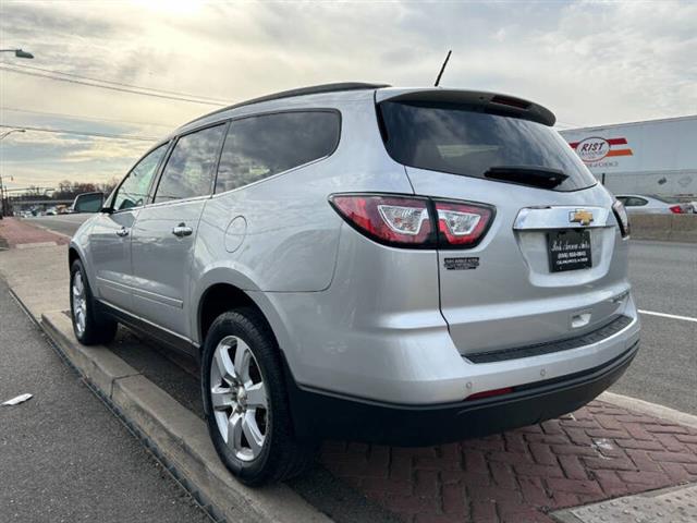 $8995 : 2016 Traverse LT image 6