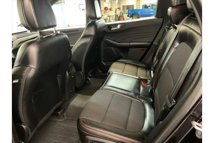 $25988 : Ford Escape 2023 AWD ST-Line image 9