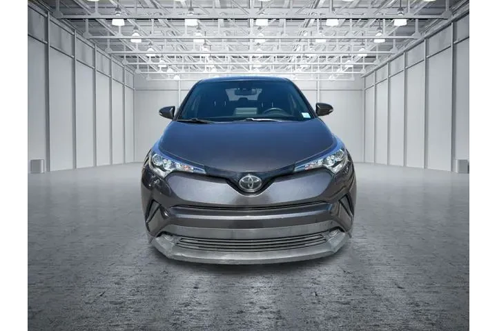 $17489 : Toyota C-HR 2019 XLE 4dr Cro image 2