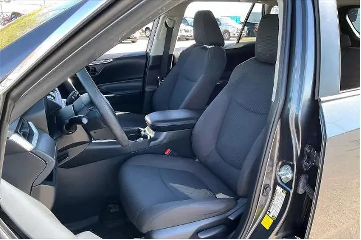 $21563 : Toyota RAV4 2020 LE 4dr SUV image 7