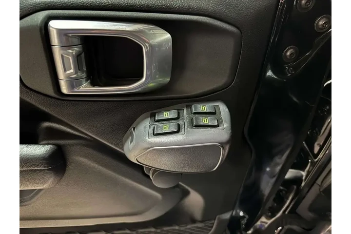 $30995 : Jeep Wrangler Unlimited 2022 image 8