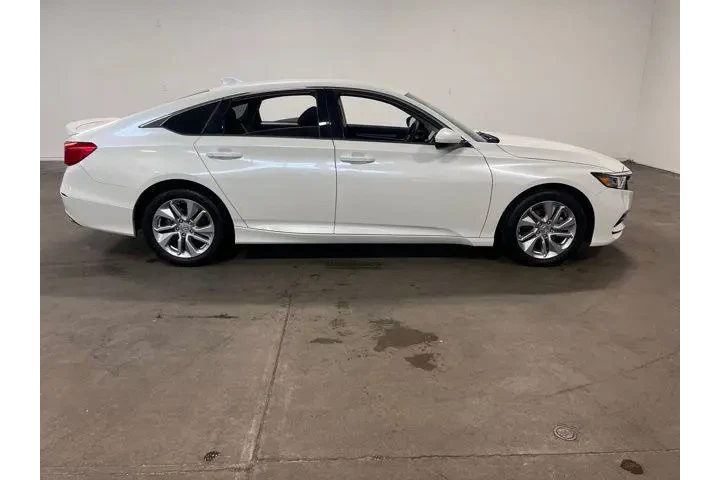 $22962 : Honda Accord 2020 LX 4dr Sed image 2