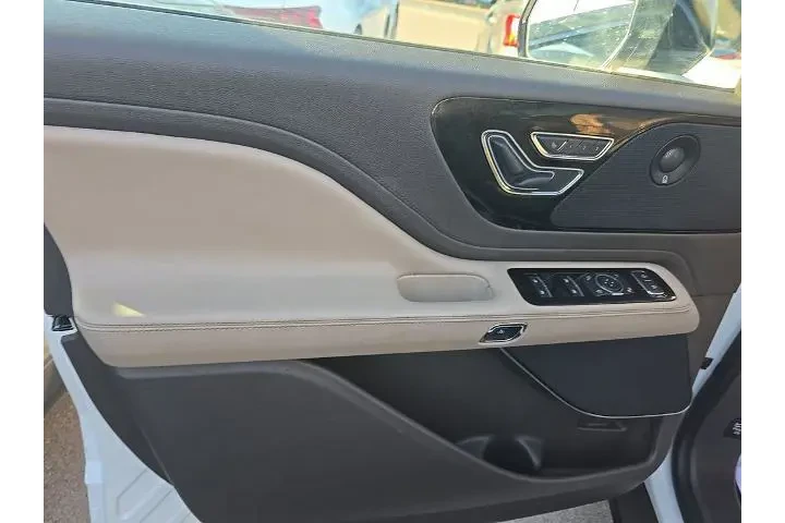 $32999 : Lincoln Aviator 2022 Reserve image 9