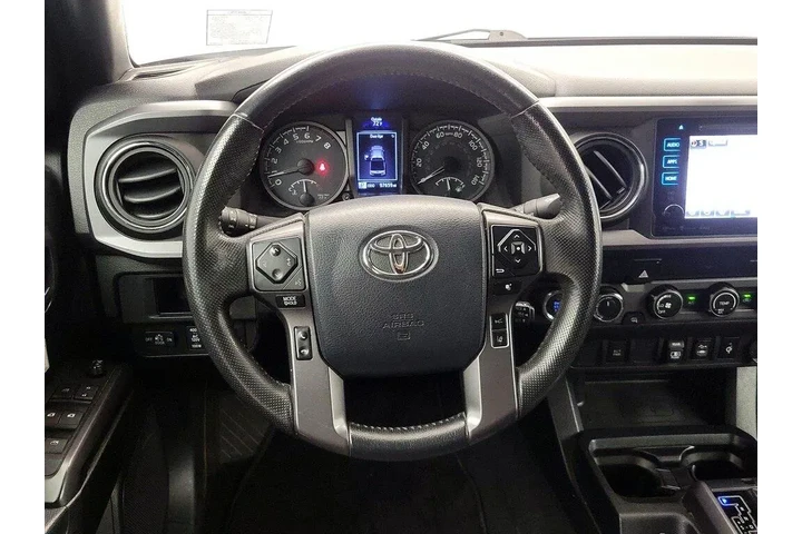 $28998 : Toyota Tacoma 2019 4x4 TRD P image 10