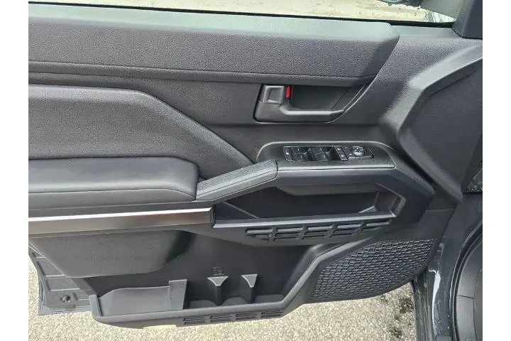 $39491 : Toyota 4Runner 2025 4x2 SR5 image 10