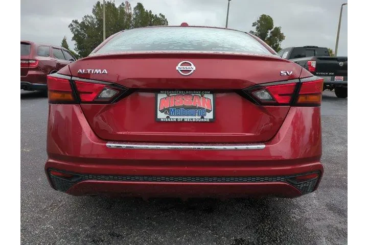$17988 : Nissan Altima 2021 2.5 SV 4d image 5