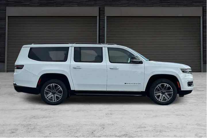 $38557 : Jeep Wagoneer L 2024 4x2 Ser image 3